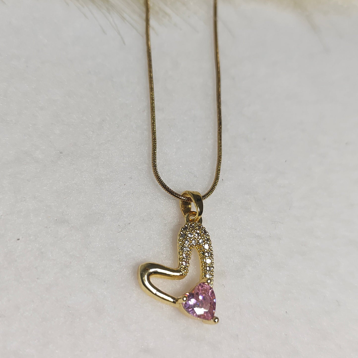 Heart pink stone pendant necklace