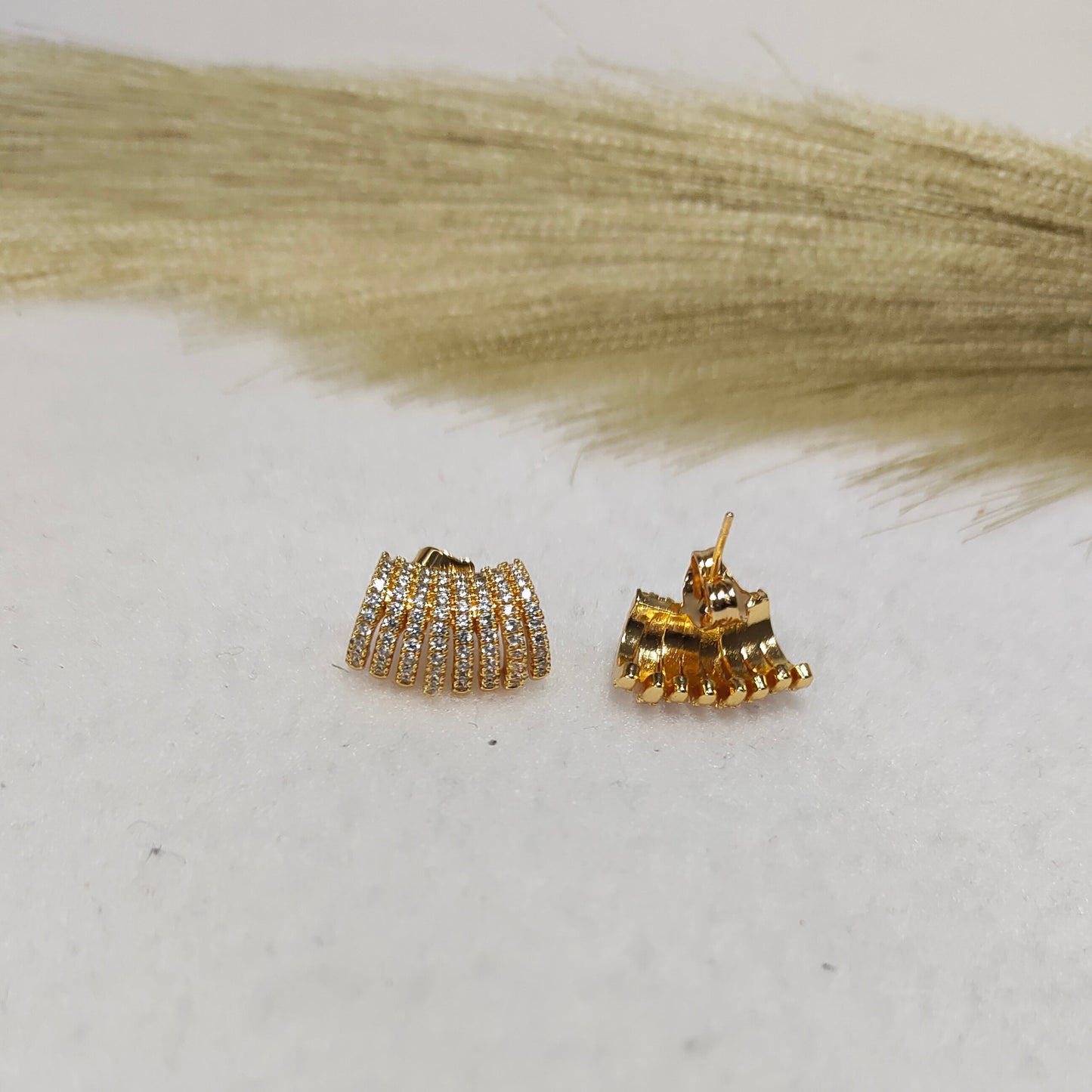 Multilayer stone stud