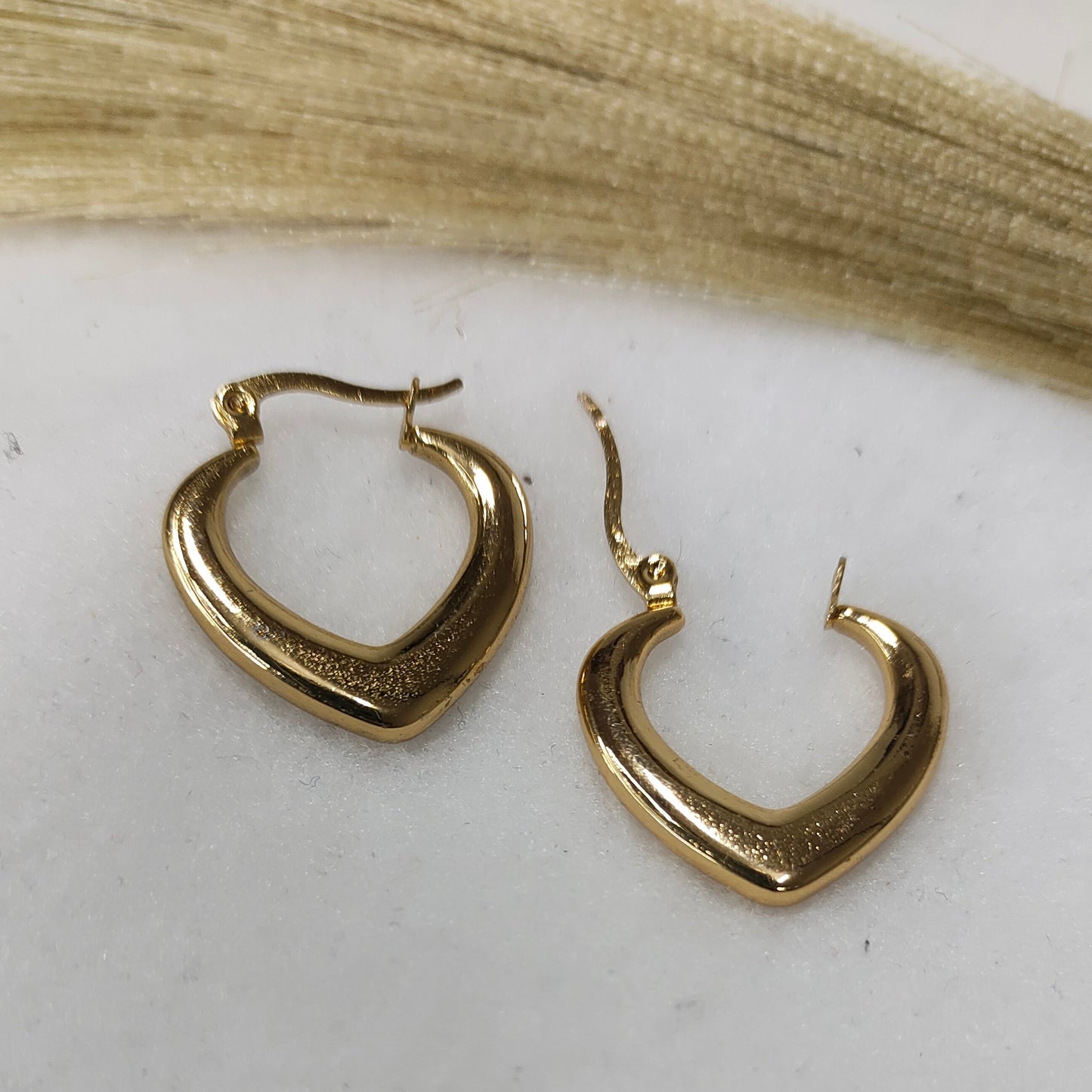 Sweetheart plane hoops