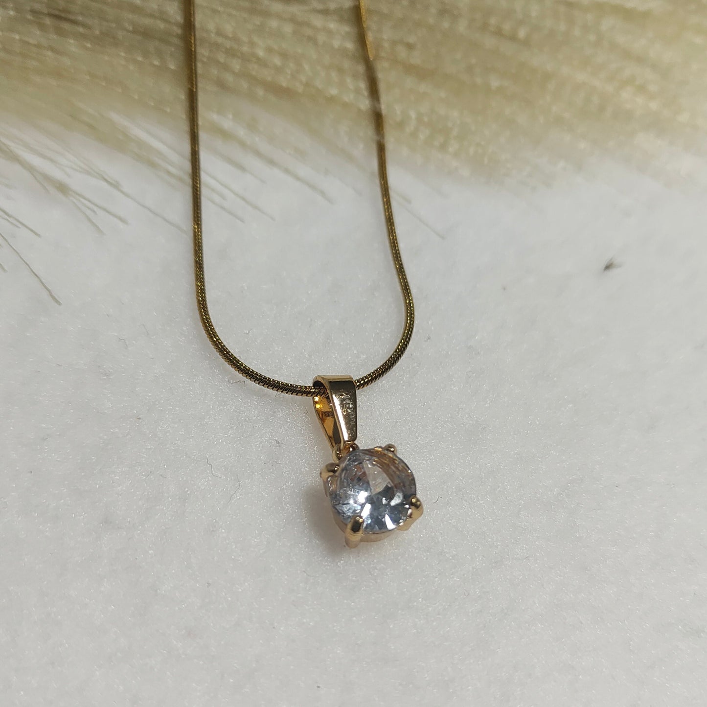 Solitaire pendant necklace