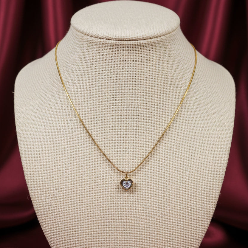Heart bezel pendant necklace