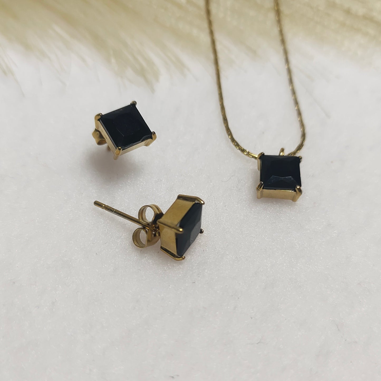 Princess cut pendant earring set