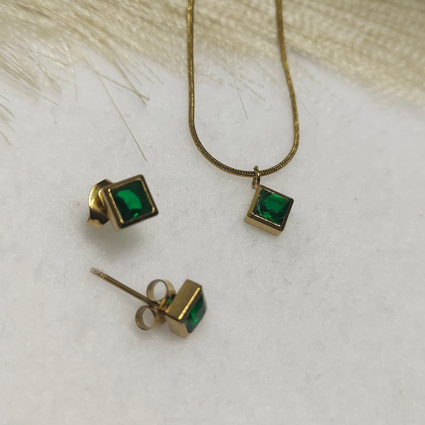 Princess cut pendant earring set