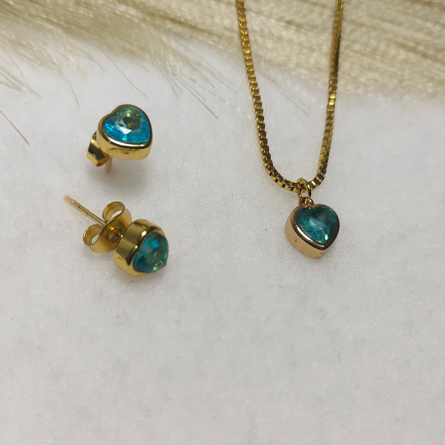 Heart pendant earring set