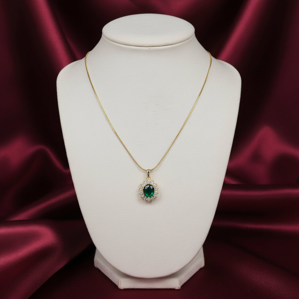 Emarald pendant necklace