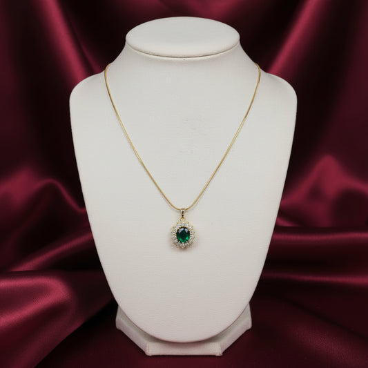 Emarald pendant necklace