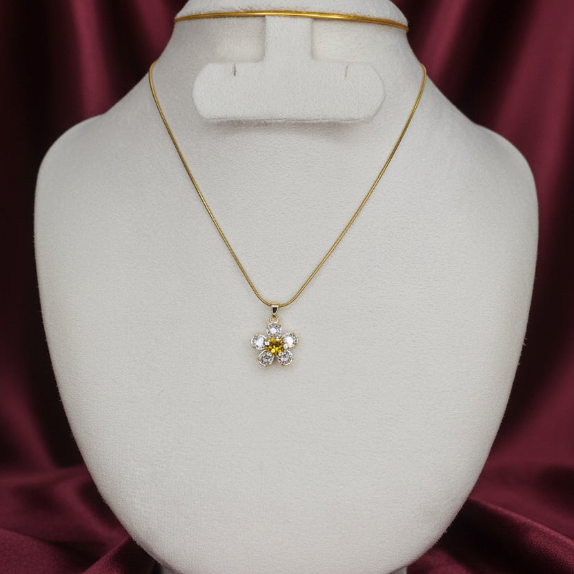 White flower pendant necklace