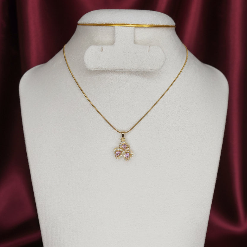 Pink and white flower pendant necklace