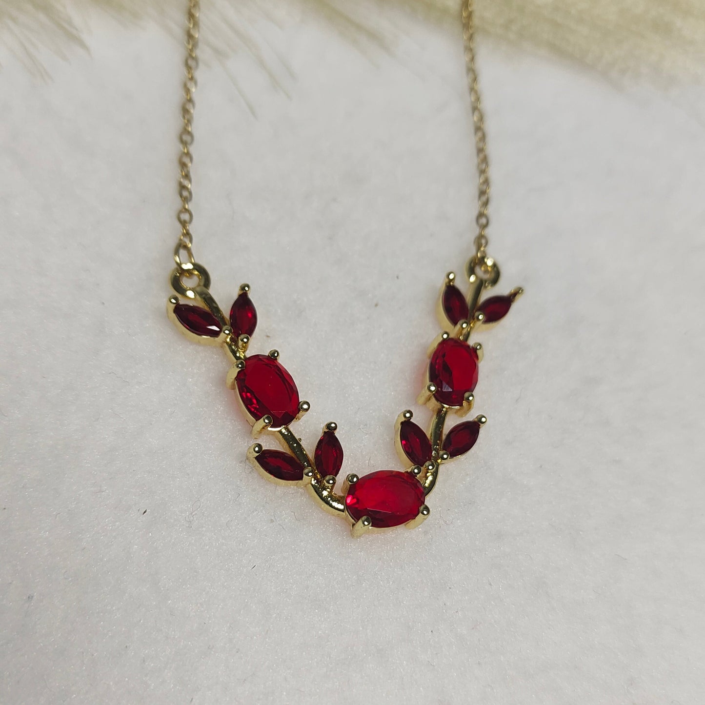 Tulip pendant necklace