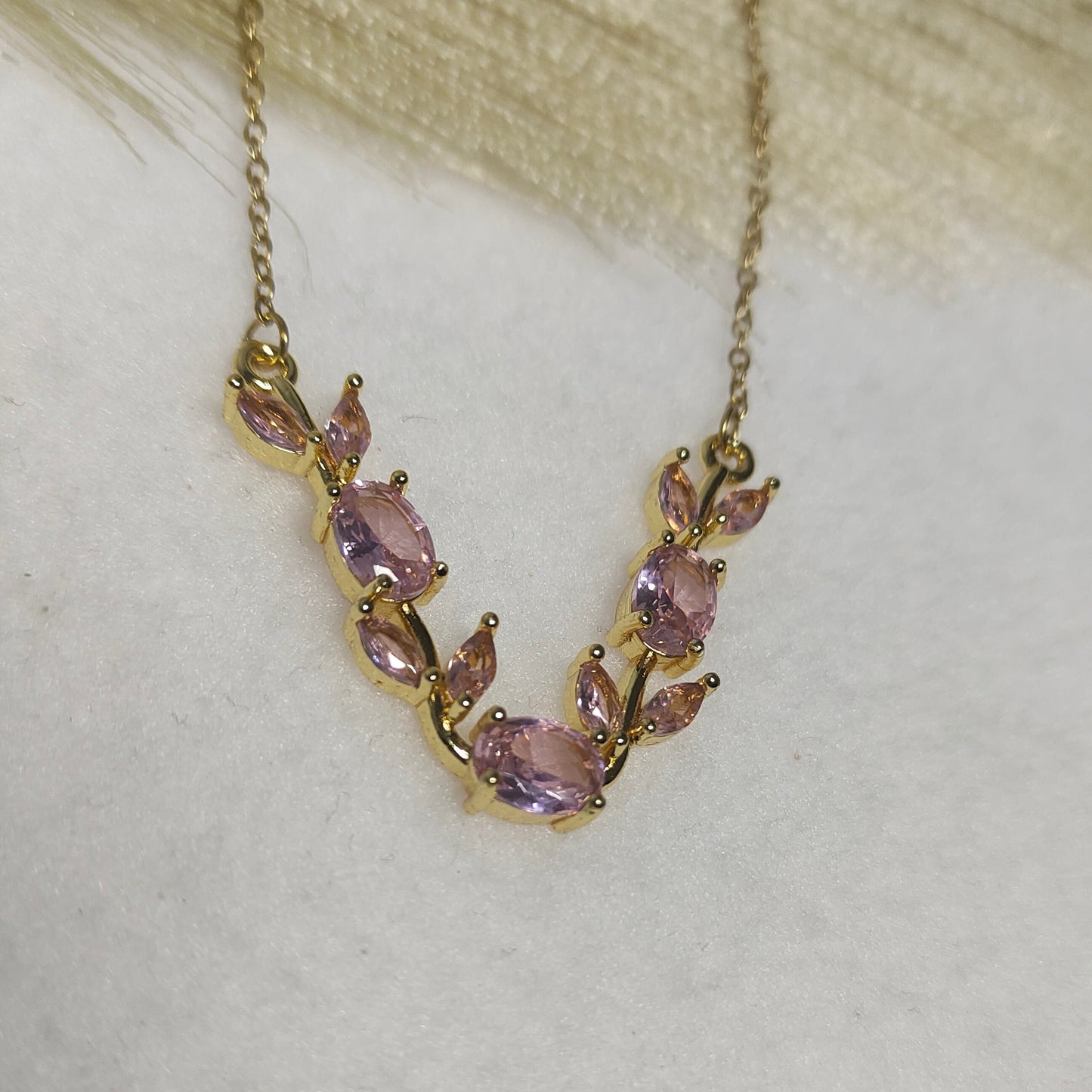 Tulip pendant necklace