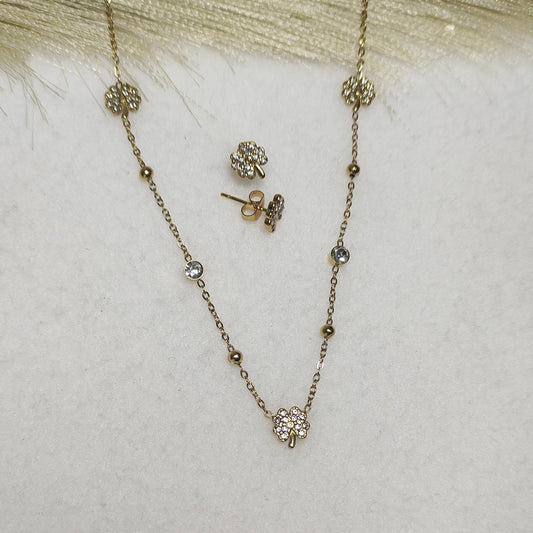 Clover charm dainty necklace