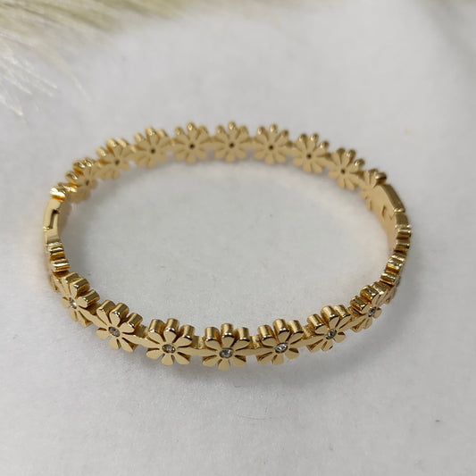 Goldplated flower kada bracelet