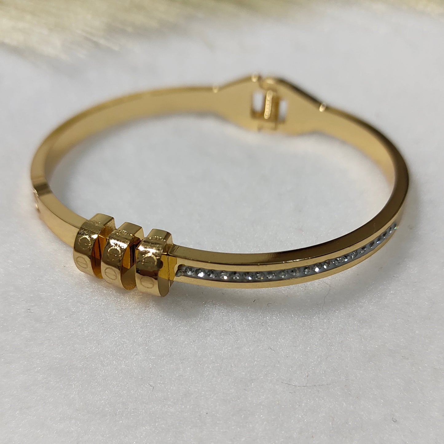 Goldplated zirconia stone kada bracelet
