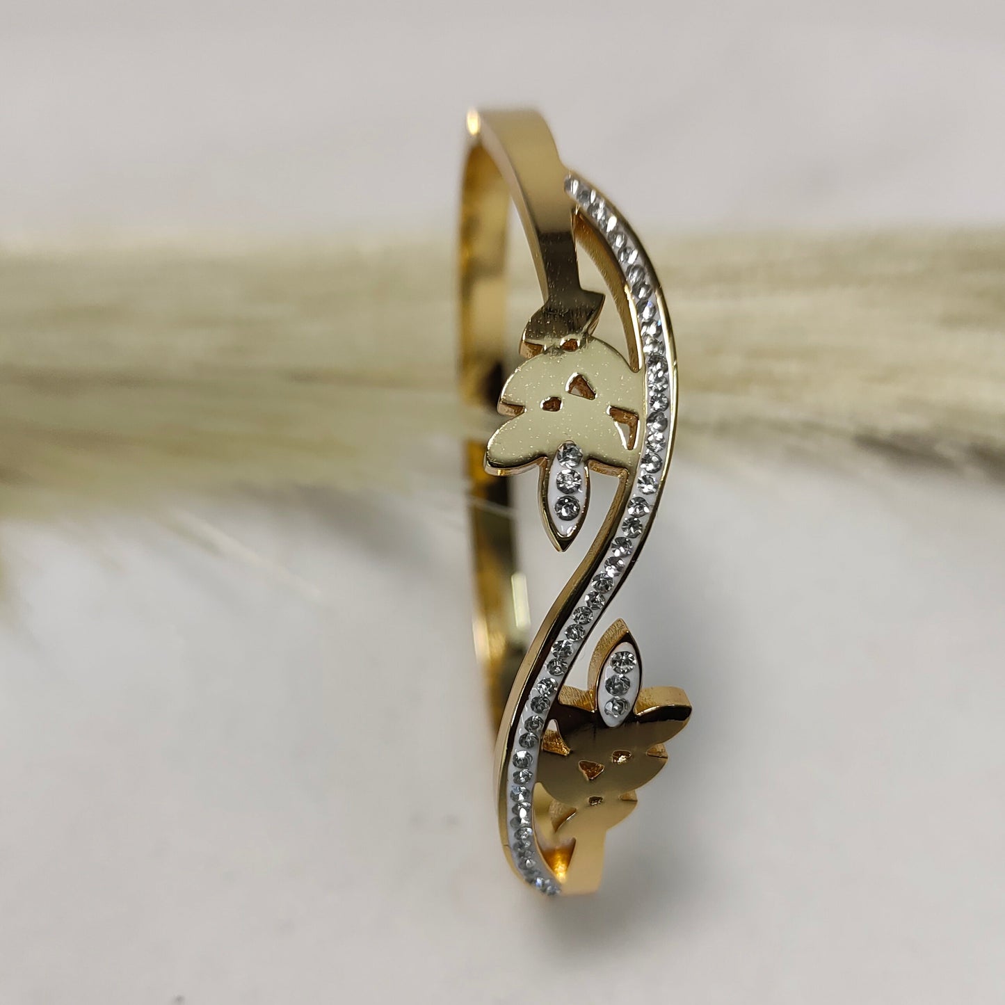 Goldplated leaf design kada bracelet