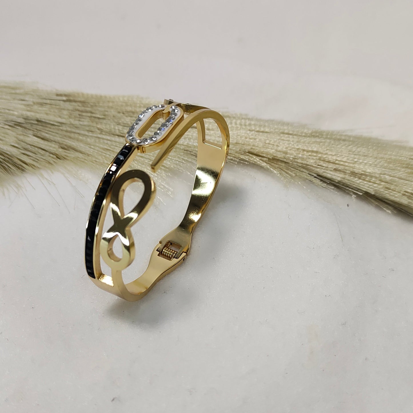 Goldplated infinity kada bracelet