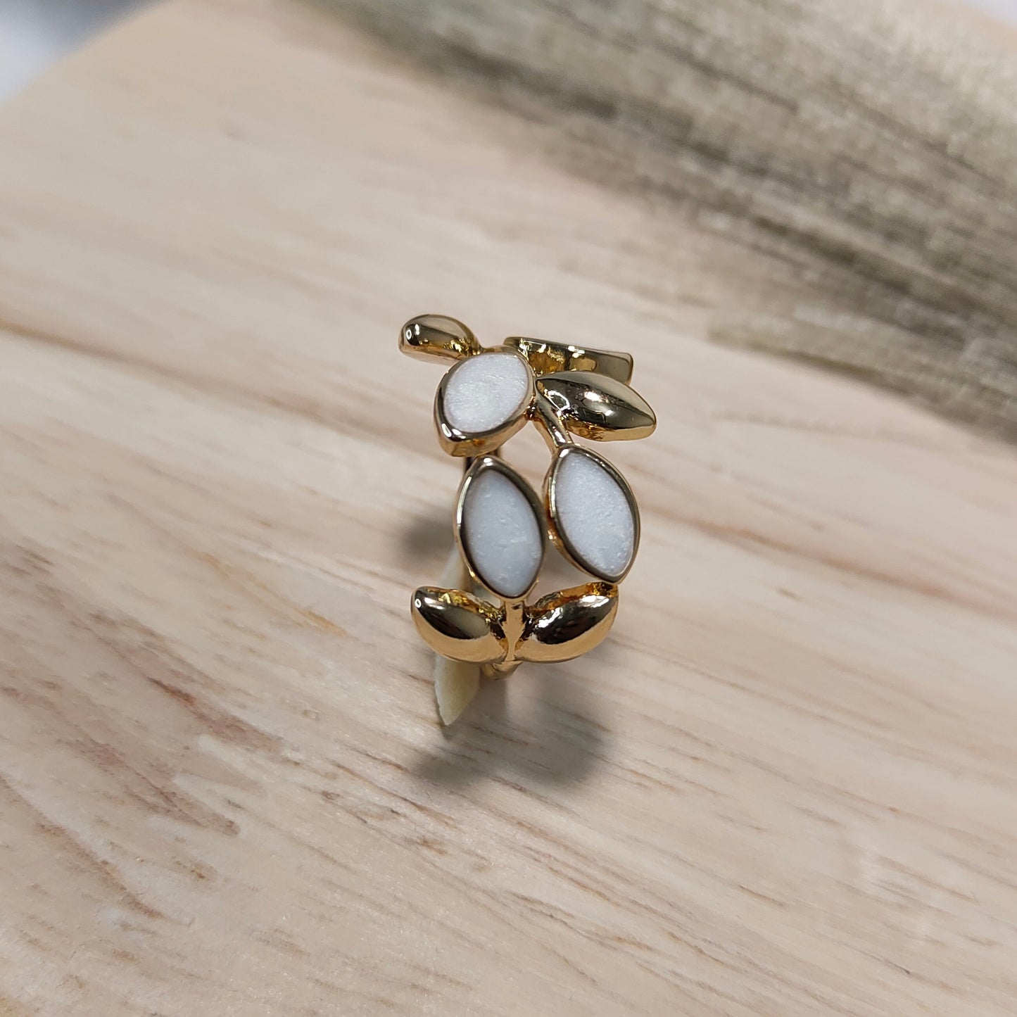 Leaf shaped ring