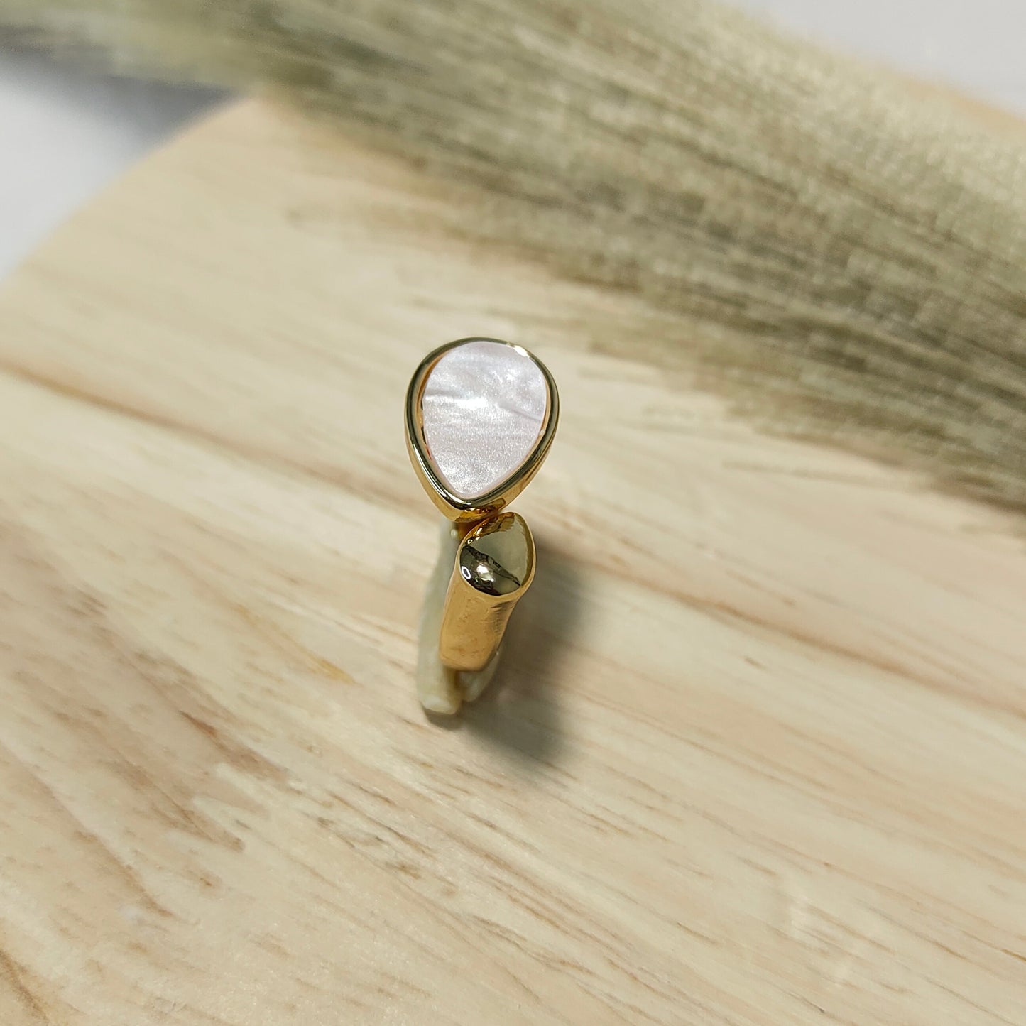 Teardrop ring