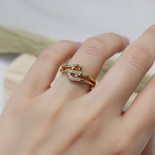 Gold small stone ring