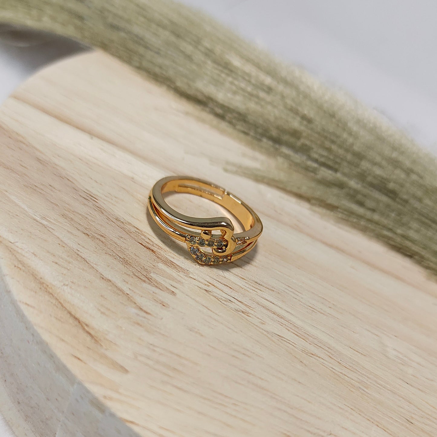 Gold small stone ring