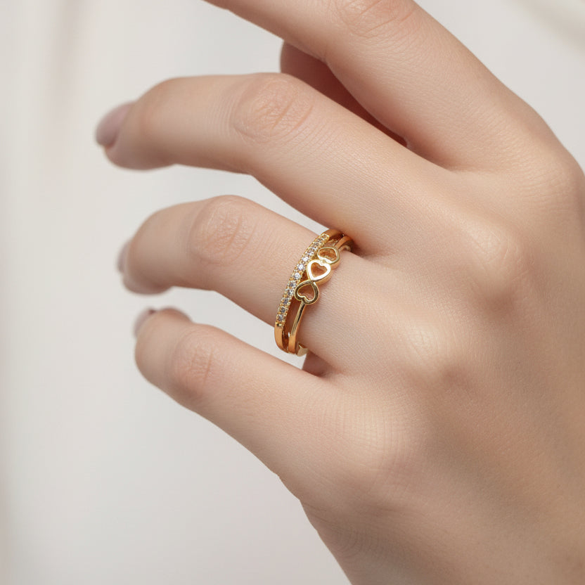 Gold small heart ring