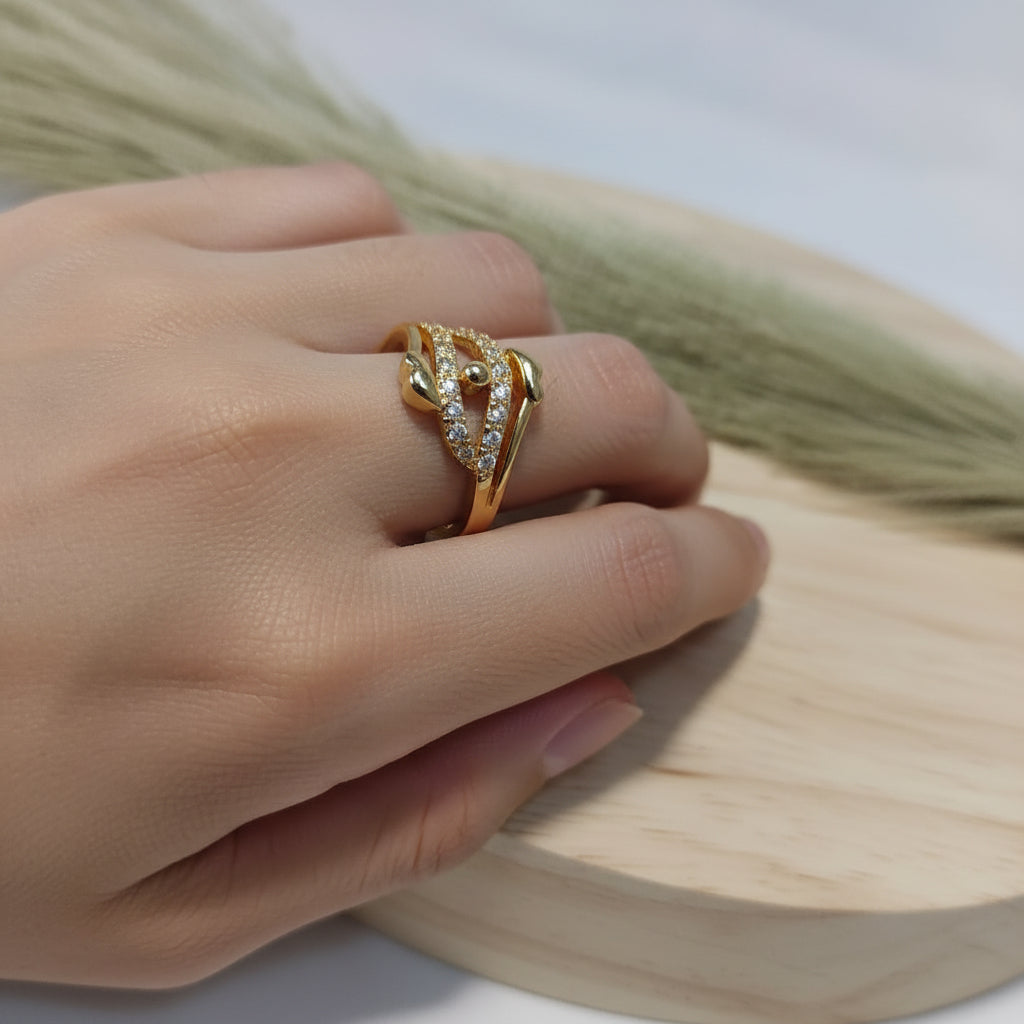 Gold eye shaper ring