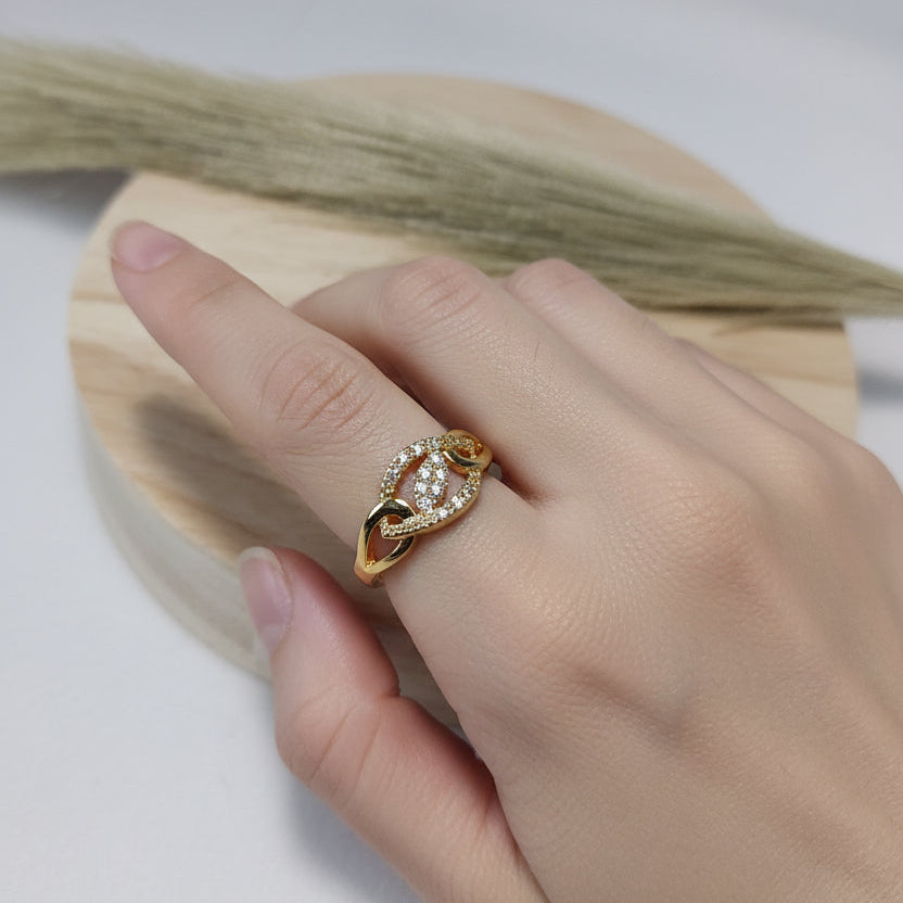 Gold oval stone ring