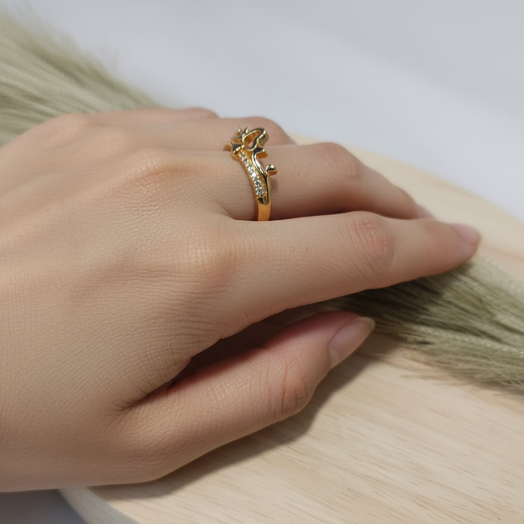 Gold crown ring