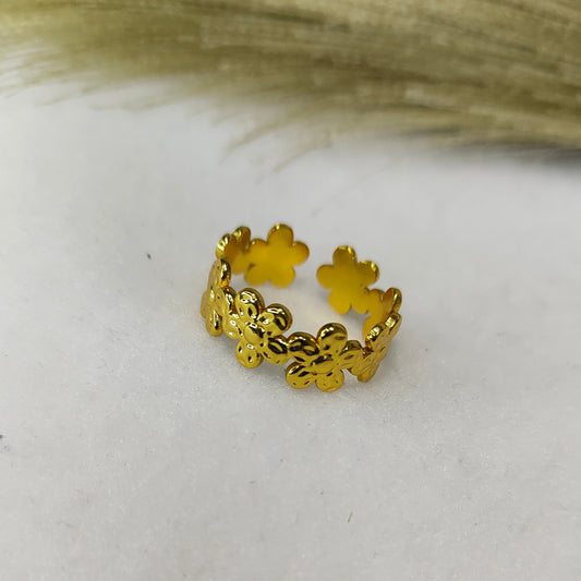 Flower band ring