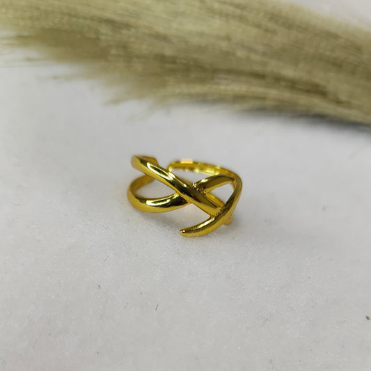 Twisted gold band