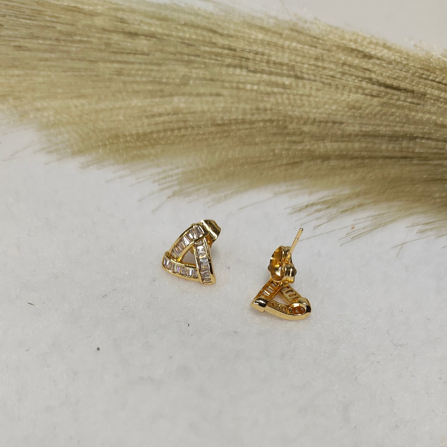 Triangular stone stud