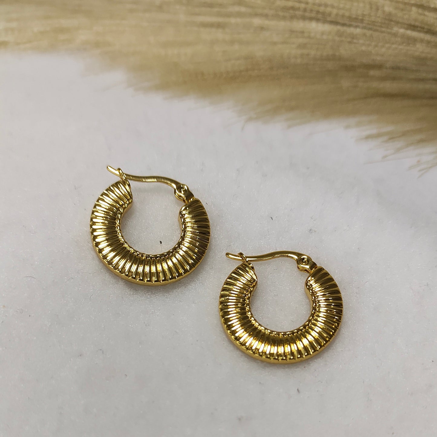 Round textured hoops