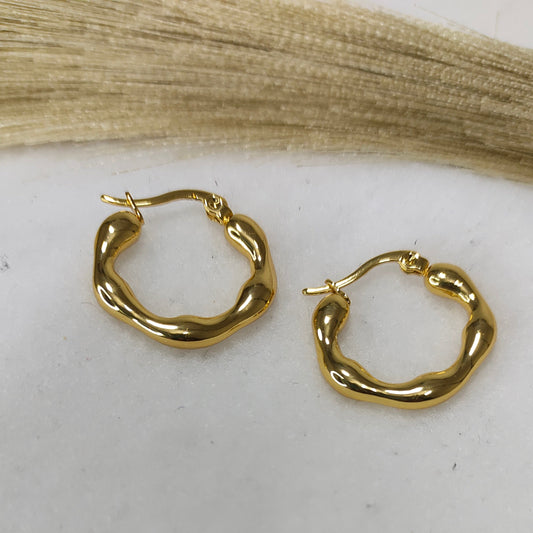 Wavy plane hoops