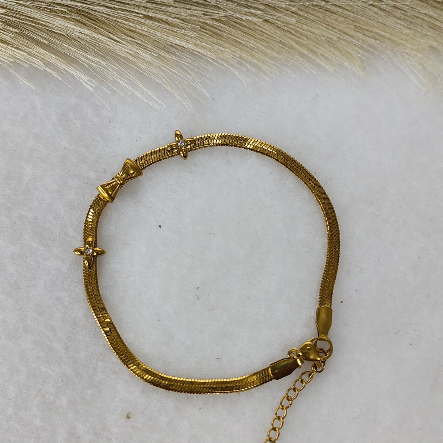 Bow snake chain bracelet