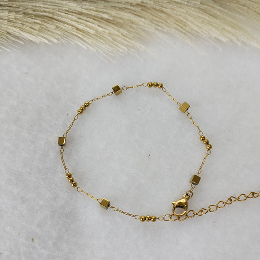 Box bead dainty bracelet